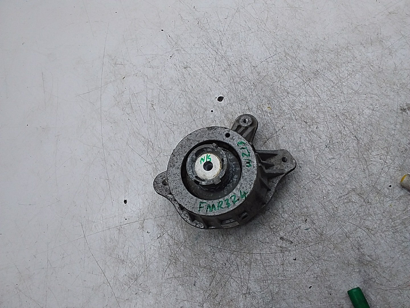 MERCEDES BENZ  E-CLASS W213  ENGINE MOUNT LEFT NS A2132400500 FMR324