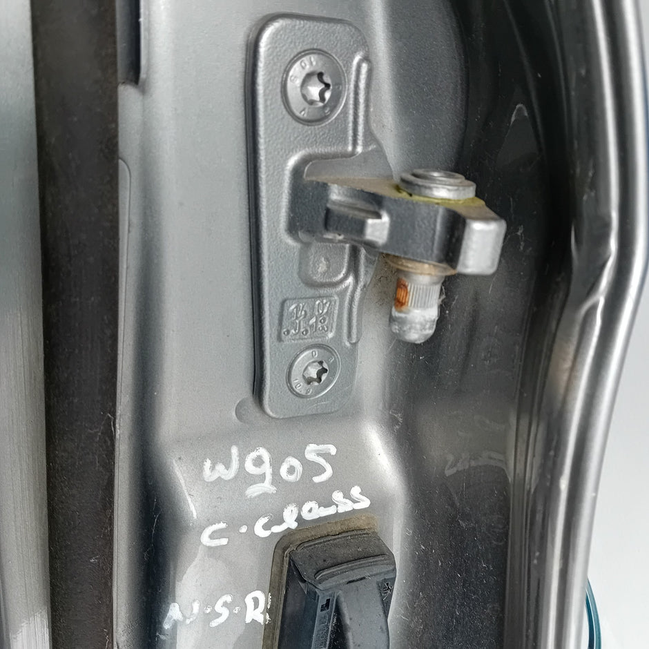 MERCEDES BENZ C-CLASS W205 PASSENGER SIDE REAR DOOR N/S/R GREY FMD123
