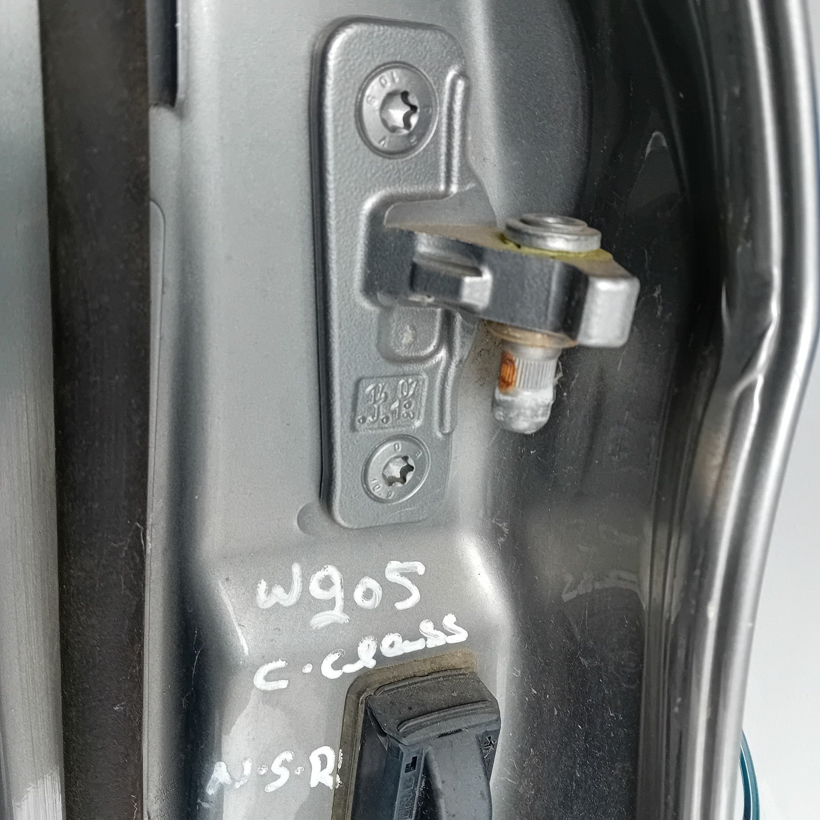 MERCEDES BENZ C-CLASS W205 PASSENGER SIDE REAR DOOR N/S/R GREY FMD123