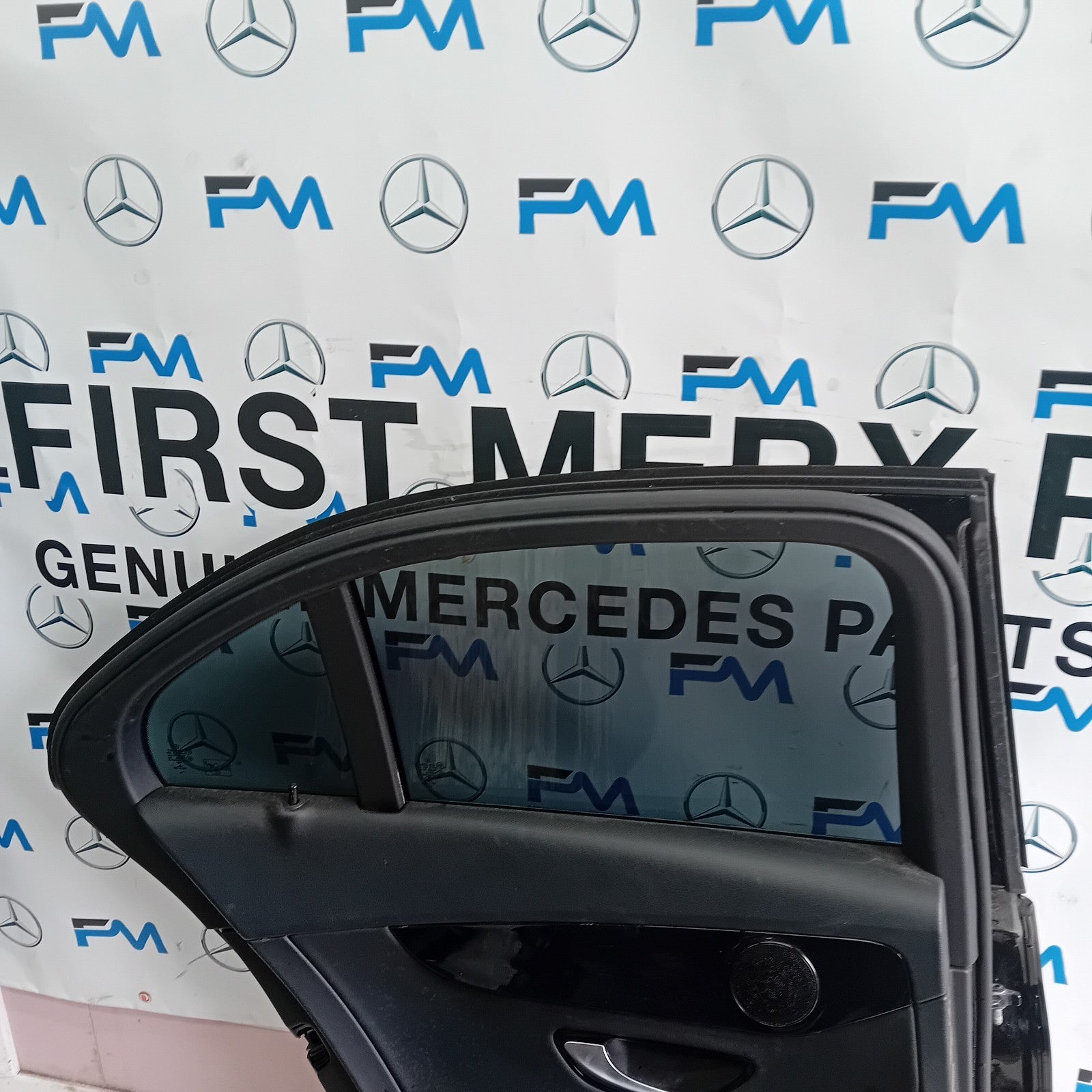 MERCEDES BENZ C-CLASS W205 PASSENGER SIDE REAR DOOR N/S/R BLACK COMPLETE FMD143