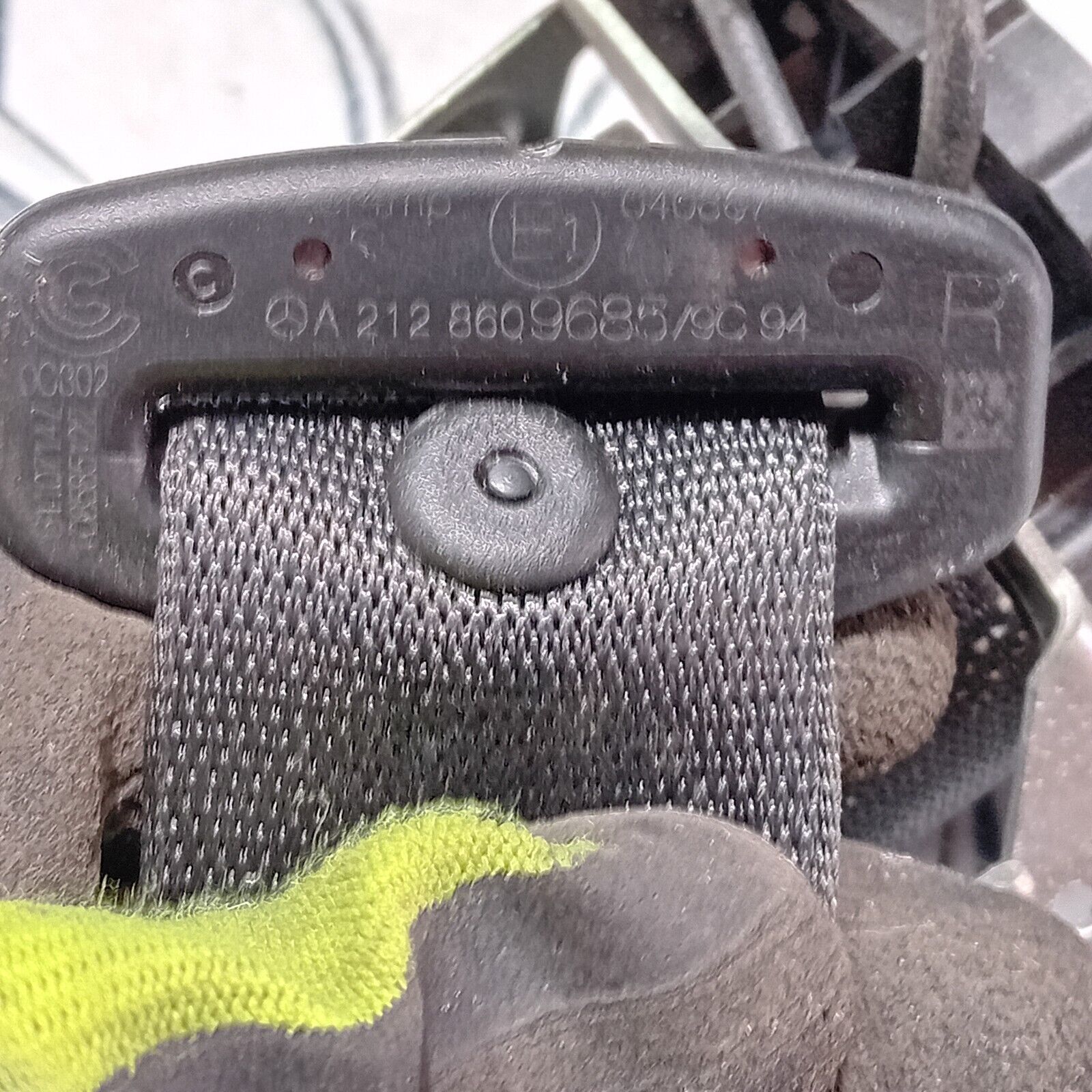 2009/2016 MERCEDES  BENZ E CLASS W212 SEAT BELT RIGHT SIDE A2128609685
