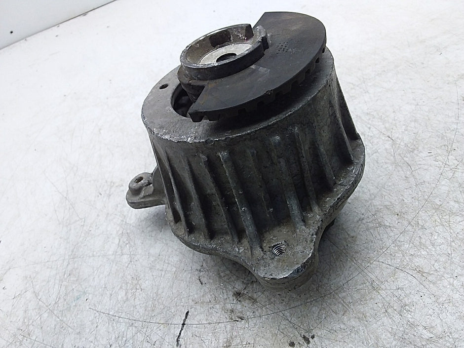 MERCEDES BENZ  E-CLASS  W213  ENGINE MOUNT LEFT NS A2132400500 FMR355
