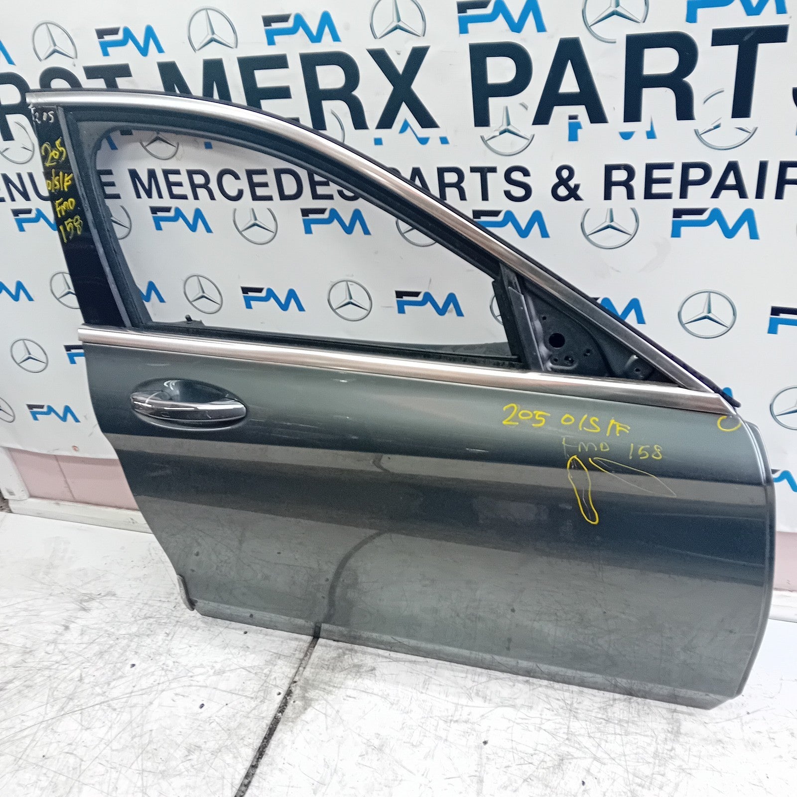 MERCEDES C-CLASS W205 DRIVER FRONT DOOR O/S/F GREY 2014 ONWARDS COMPLETE FMD158