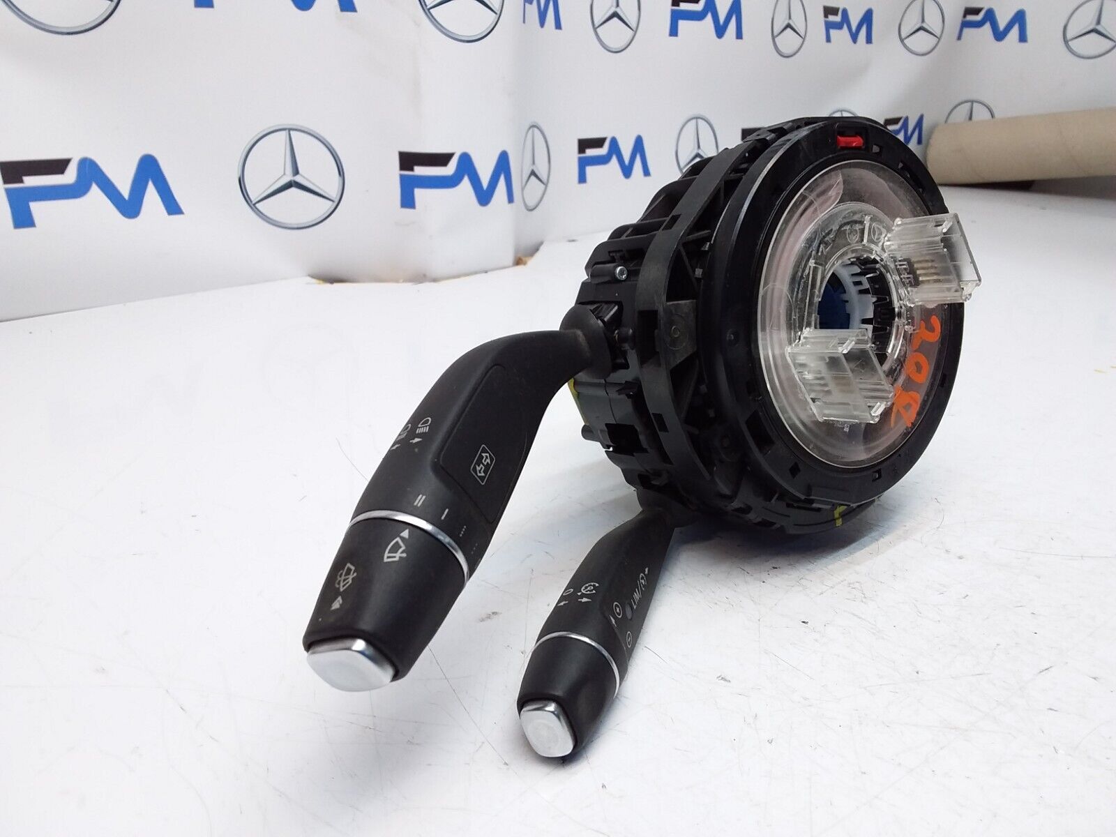 Mercedes E-CLASS W204 INDICATOR/WIPER GEAR SELECT + SQUIB  2016 FM00550