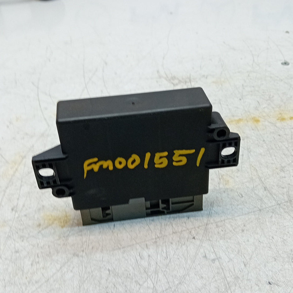 MERCEDES S C-CLASS PARKING SENSOR CONTROL MODULE W205 W222 A0009004404 FM001551