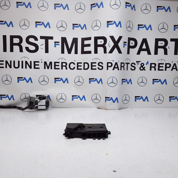 Mercedes C-Class W205 Front Inboard Fuxebox Module Unit A2055402850 FM00358