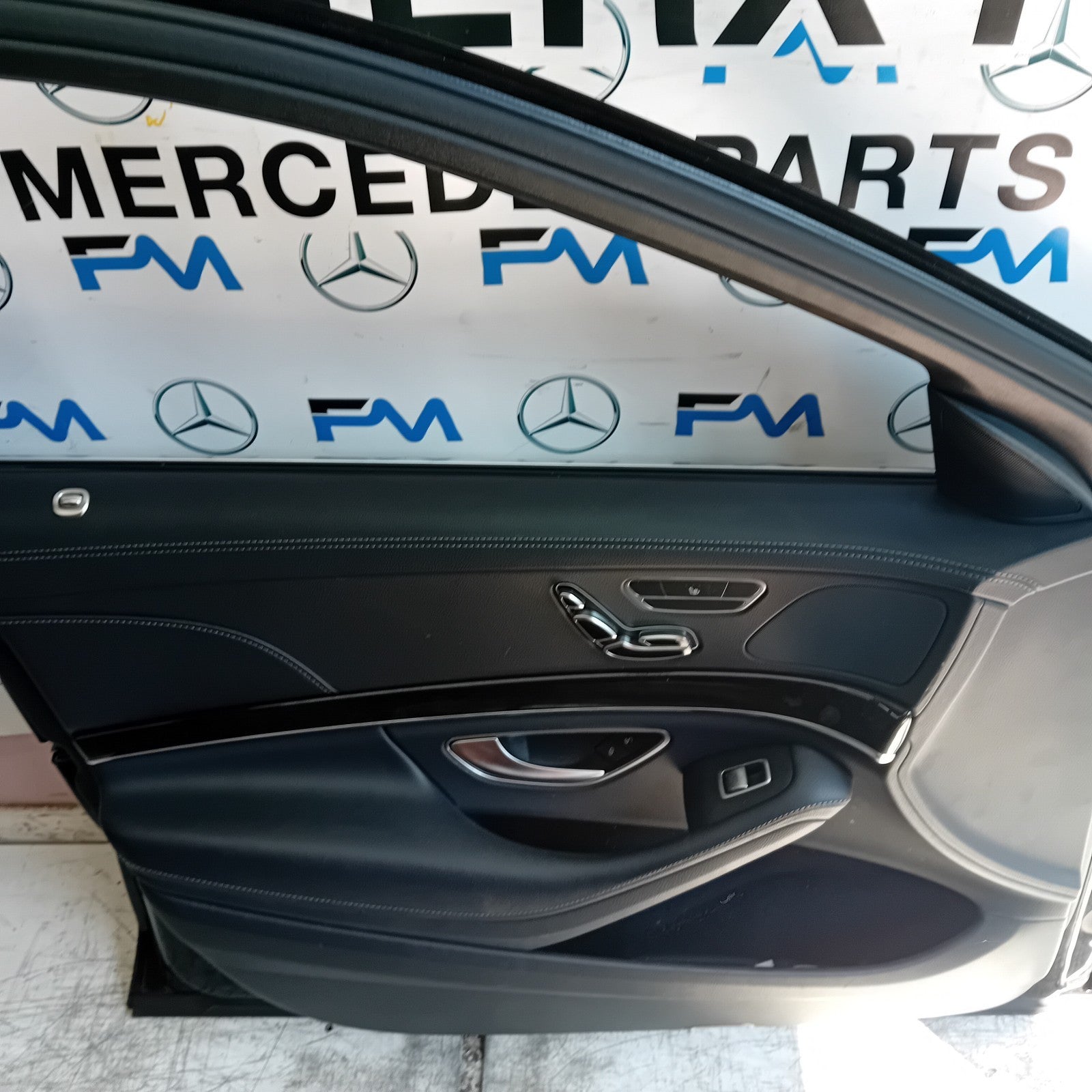 MERCEDES S-CLASS W222 SLN PASSENGER FRONT DOOR NSF BLACK 2014 ON COMPLETE FMD354