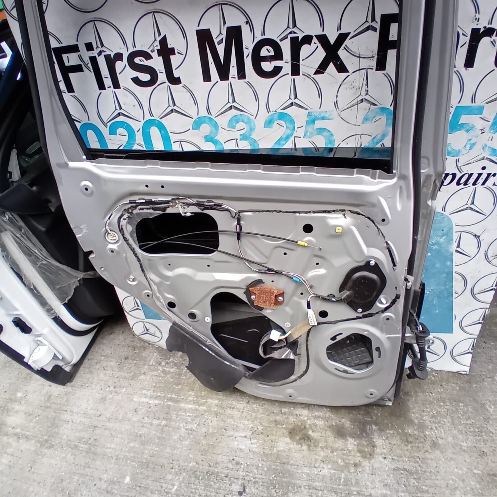 MITSUBISHI OUTLANDER DRIVER SIDE REAR DOOR ( OFF SIDE REAR )