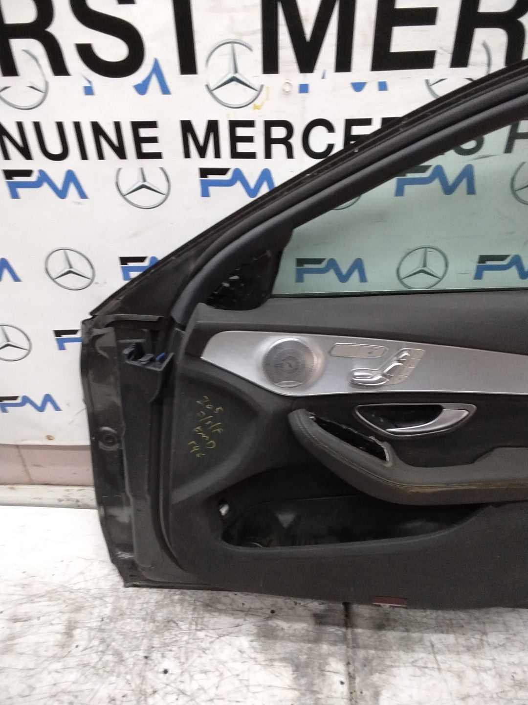 MERCEDES C-CLASS W205 SLN DRIVER FRONT DOOR OSF GREY COMPLETE 2014-21 FMD546