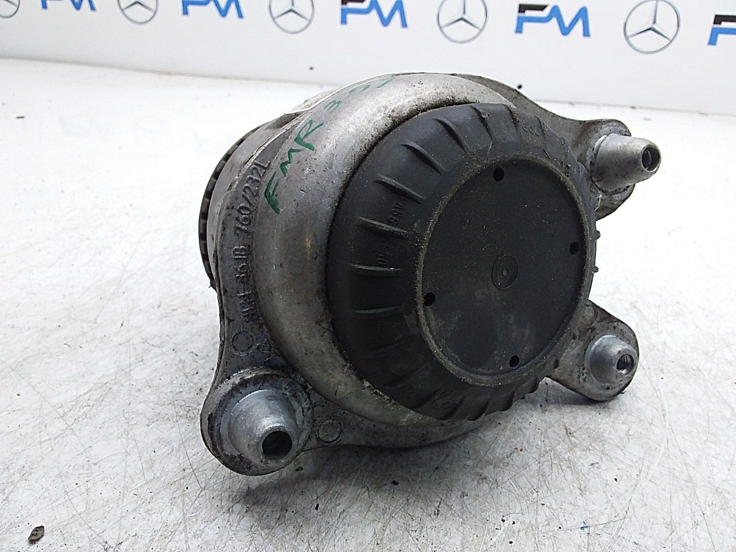MERCEDES BENZ  C-CLASS  W205  ENGINE MOUNT LEFT NS A2052406617 FMR353