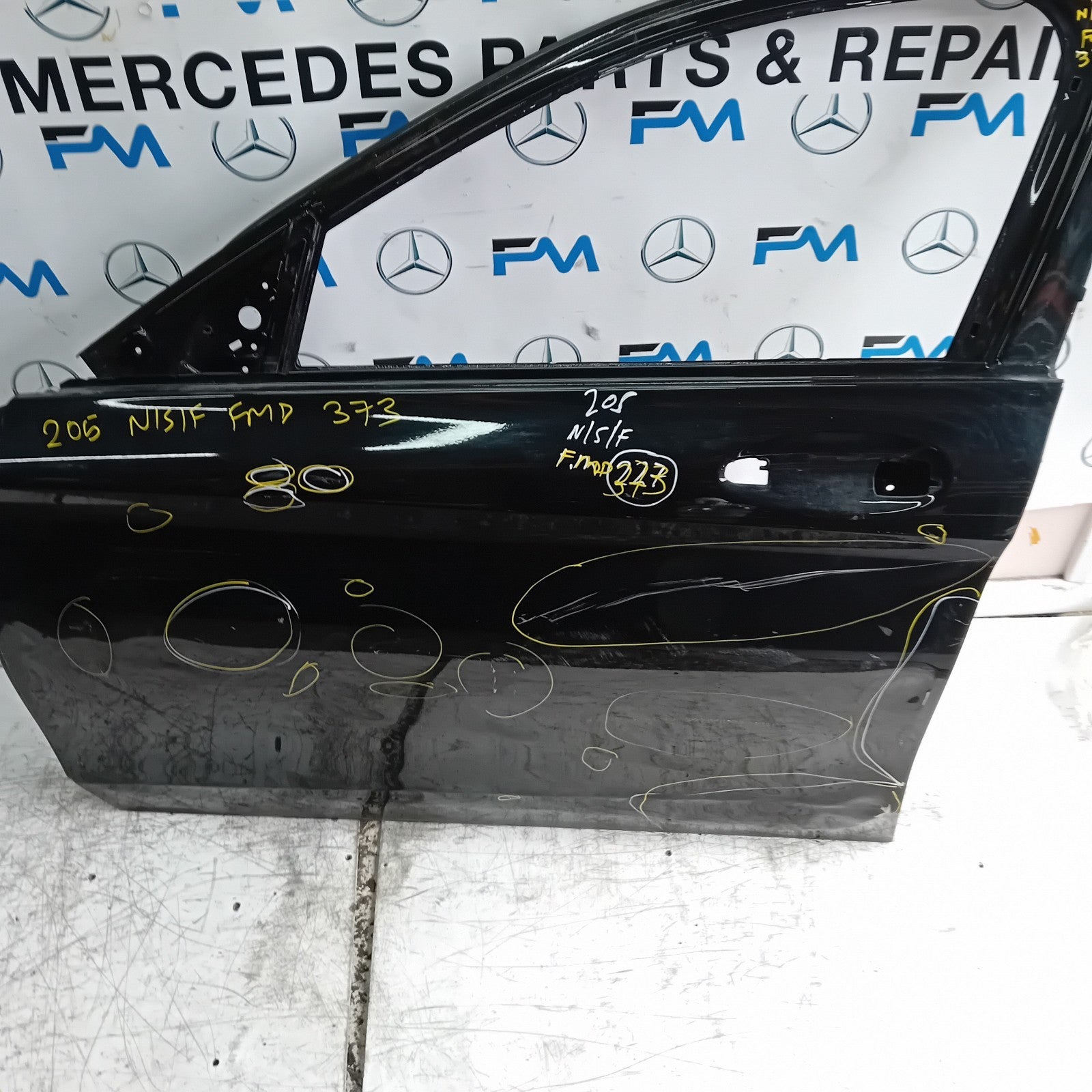 MERCEDES C-CLASS W205 SLN PASSENGE FRONT DOOR NSF BLACK 2014 ON FMD373