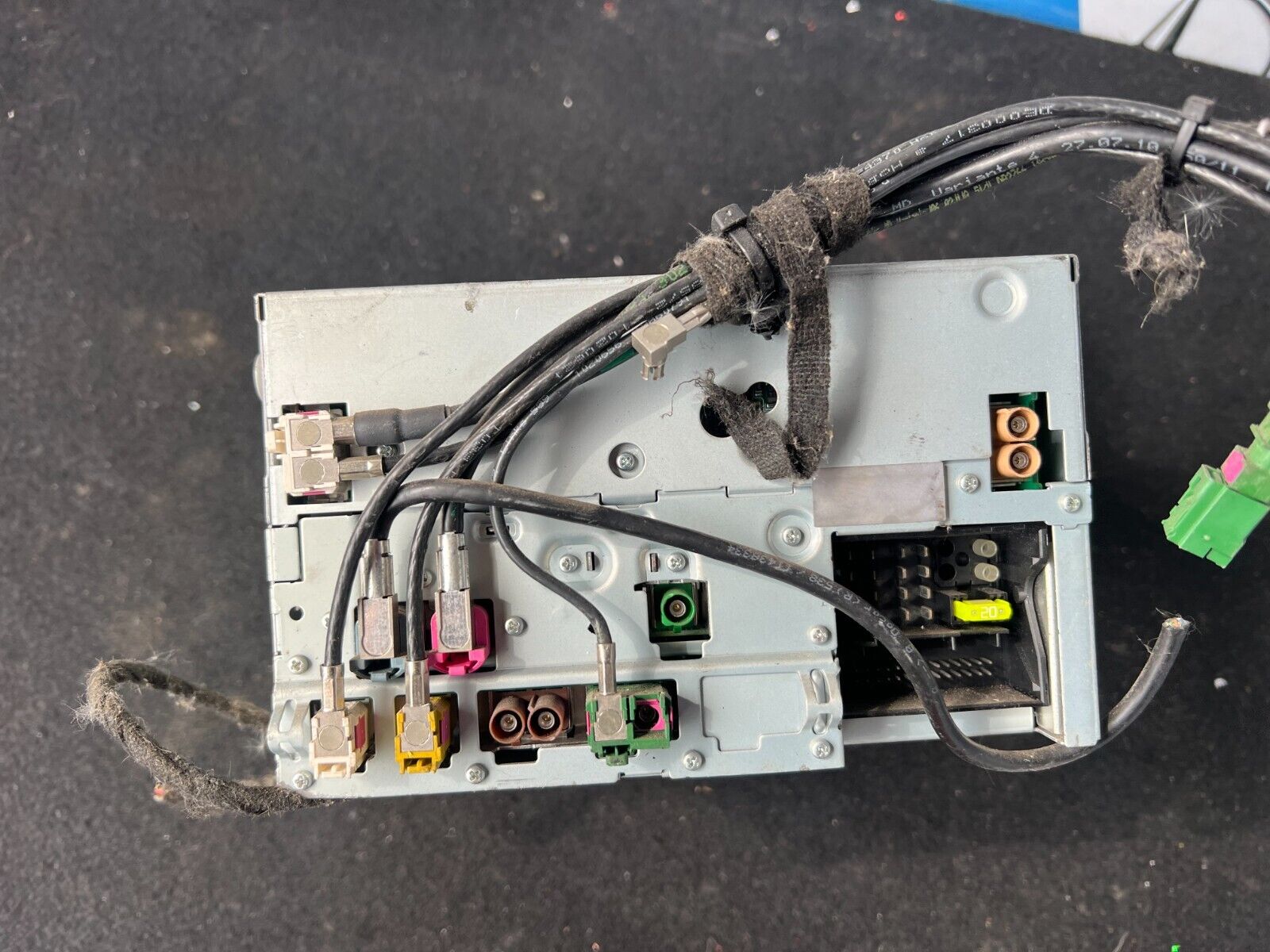 MERCEDES BENZ C CLASS W204 CD PLAYER SAT NAV HEAD UNIT A2049006009