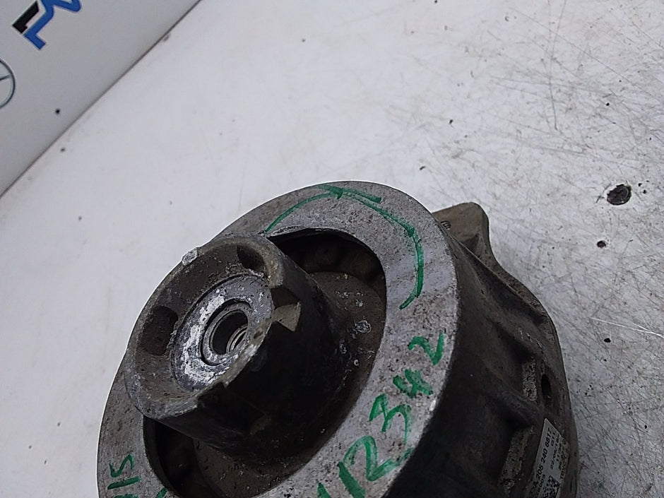 MERCEDES BENZ  C-CLASS  W205  ENGINE MOUNT LEFT NS A2052406817 FMR342