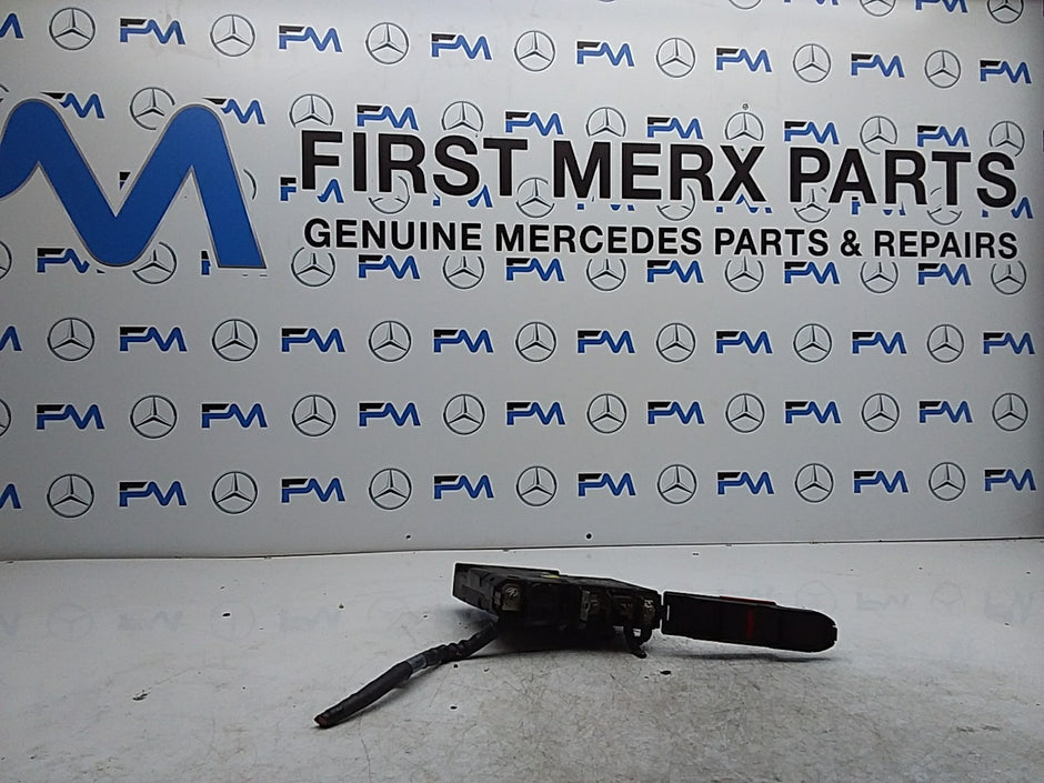 MERCEDES BENZ  E-CLASS W212 POWER DISTRIBUTION FUSE BOX A2125407050 FMR477