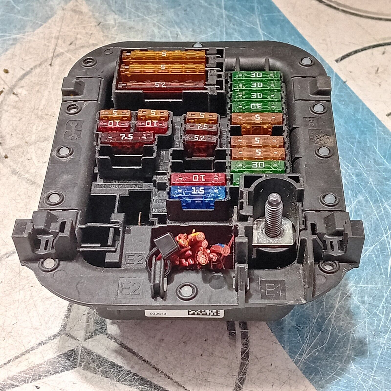 2017/2023 MERCEDES-BENZ E CLASS W213  FUSE BOX  A2135403038