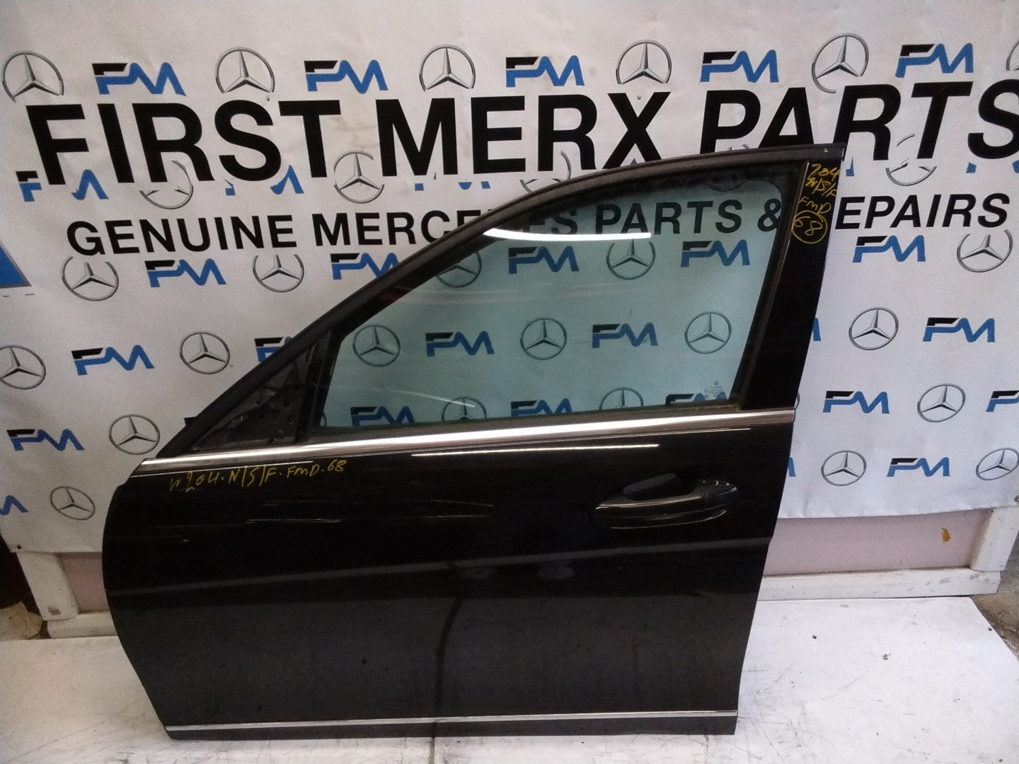MERCEDES BENZ C-CLASS W204 PASSENGER SIDE FRONT DOOR N/S/F COMPLETE BLACK FMD68