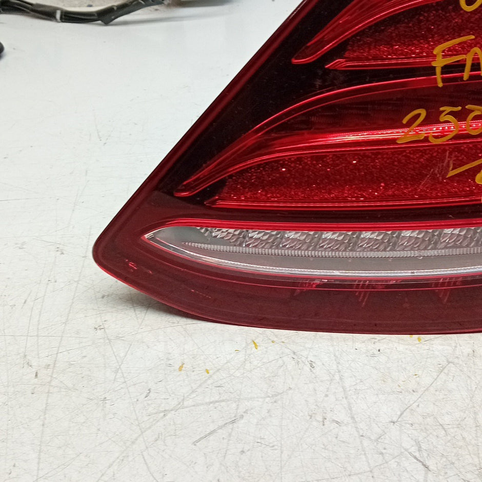 MERCEDES E-CLASS W213 DRIVER RIGHT OS REAR TAIL LIGHT A2139068000 FMT250
