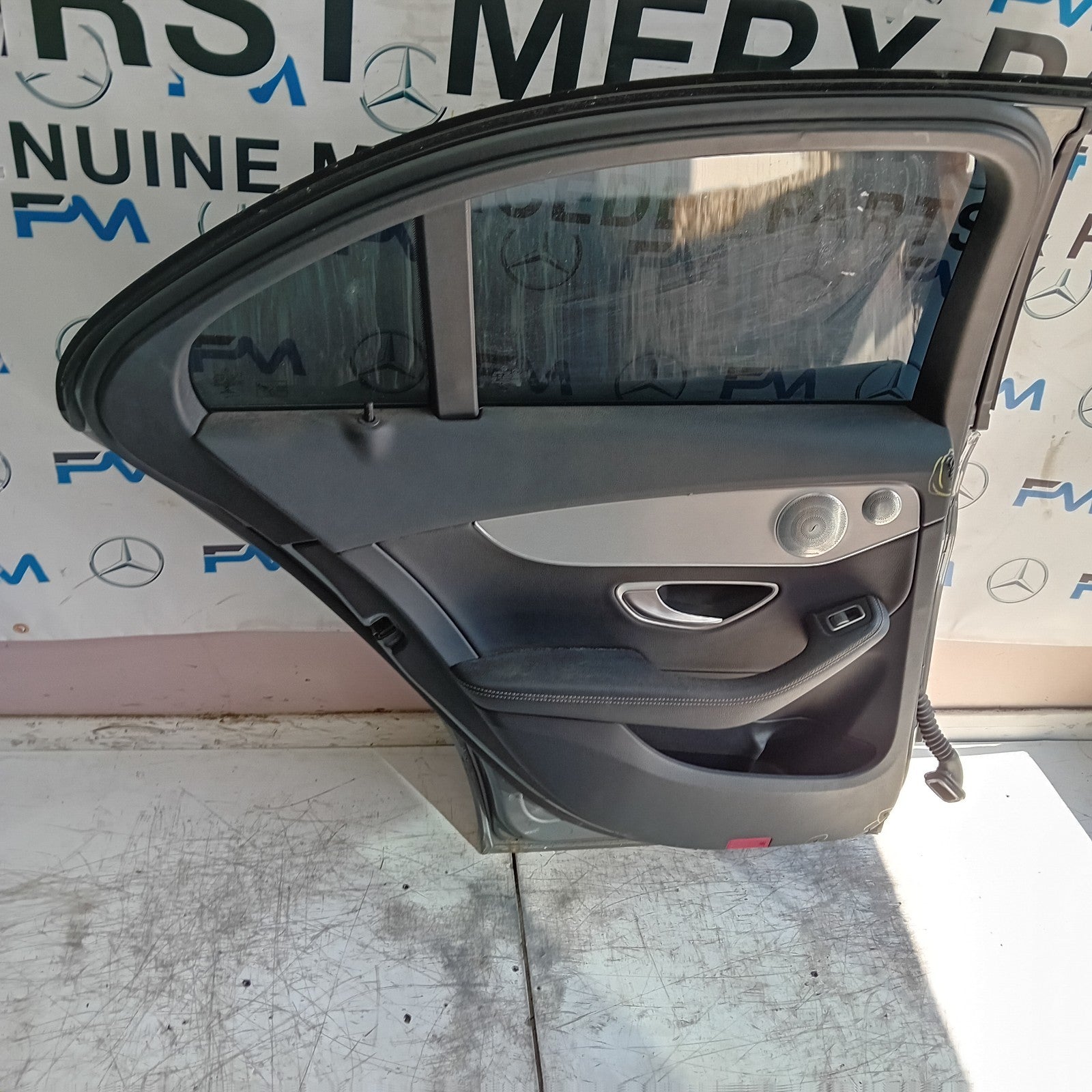 MERCEDES C-CLASS W205 PASSENGER REAR DOOR NSR 2014 GREY COMPLETE FMD487
