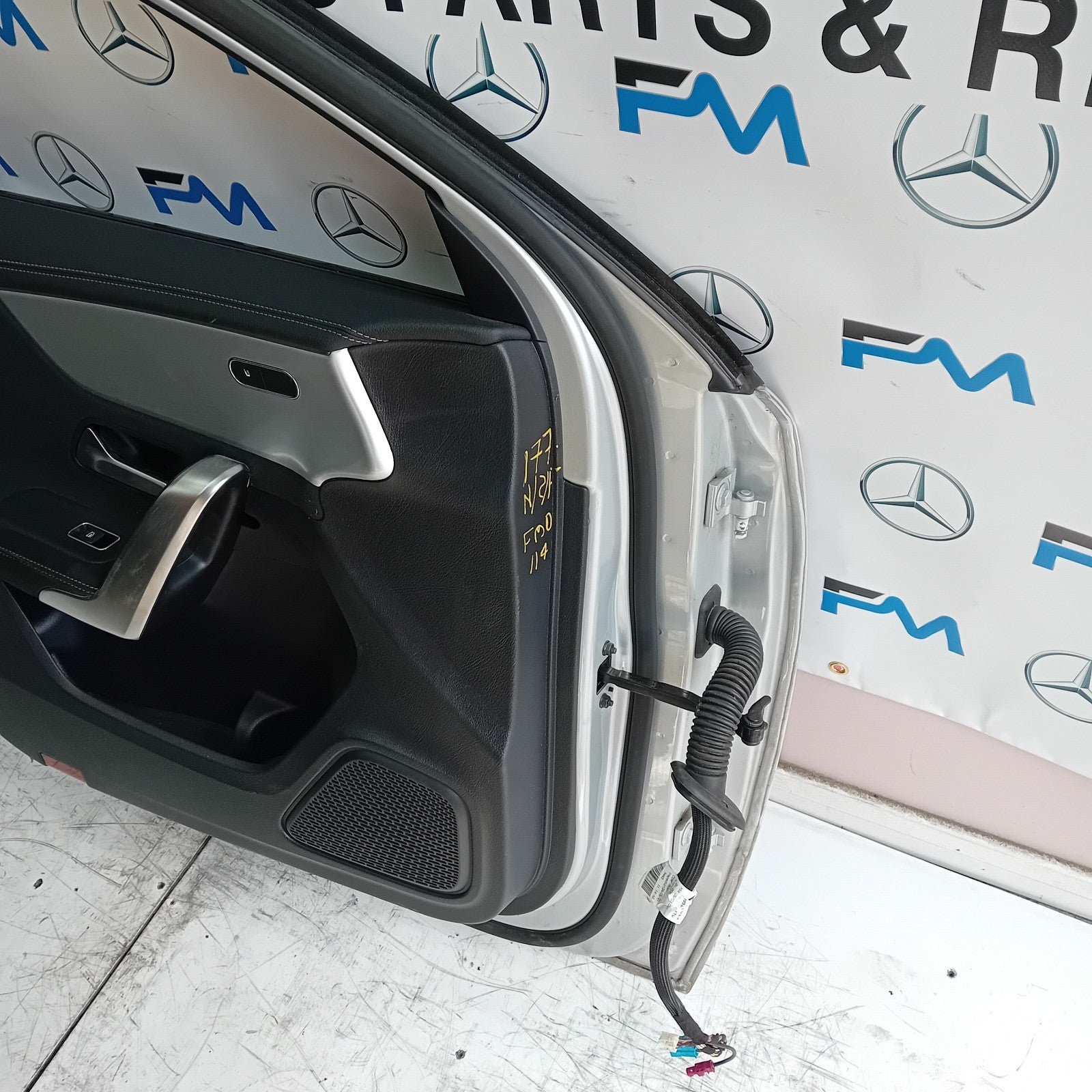 MERCEDES  A-CLASS W177 PASSENGE SIDE FRONT DOOR N/S/F COMPLETE SILVER FMD114