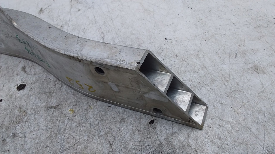 MERCEDES BENZ GLC X253 RADIATOR SUPPORT BRACKET RIGHT FMR416