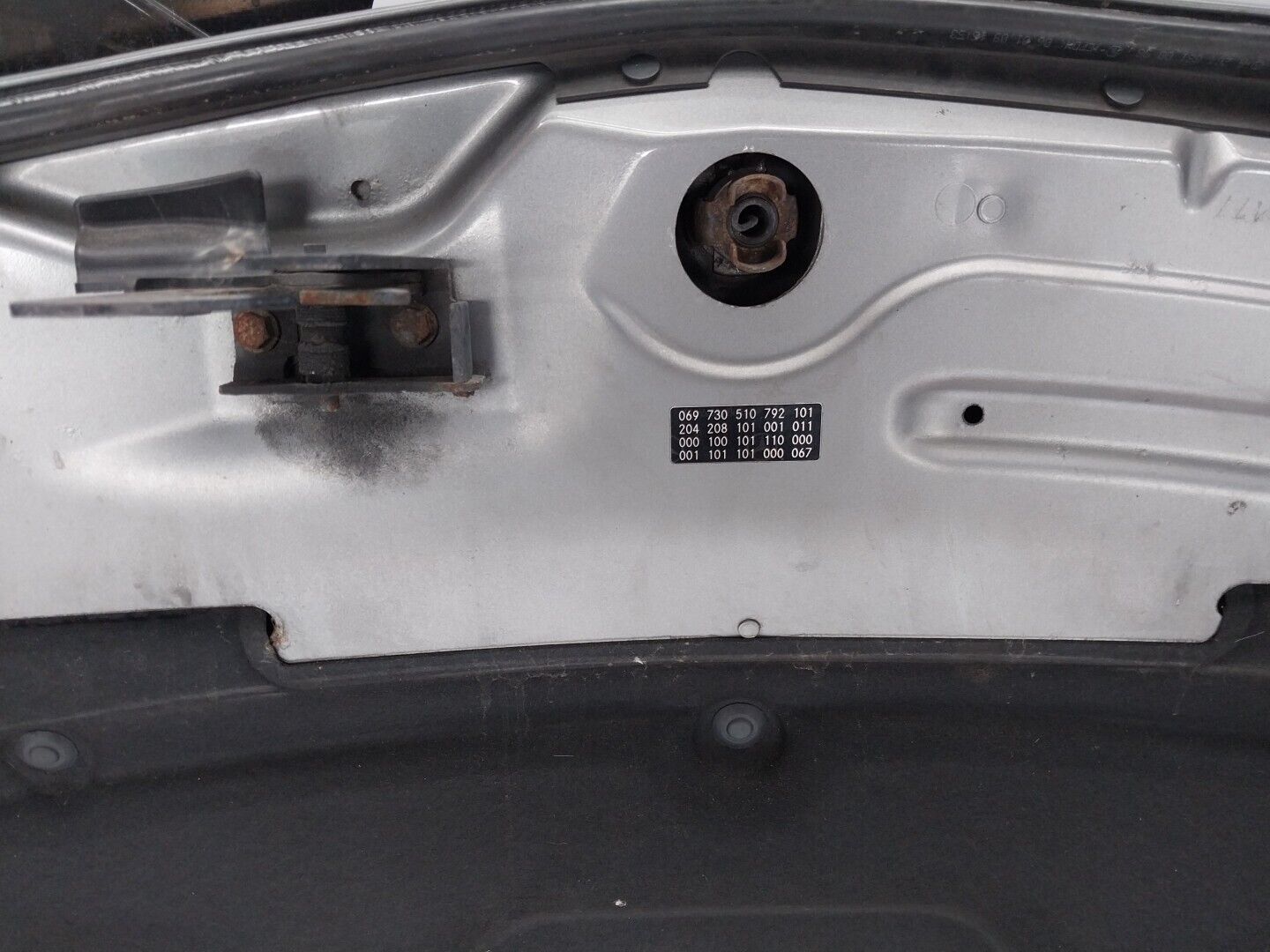 MERCEDES C CLASS W204 FACELIFT BONNET GREY 2011-2013