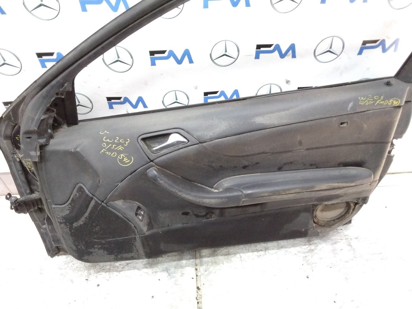 MERCEDES C-CLASS W203 SLN DRIVER FRONT DOOR OSF BLACK 2001-04 FMD541