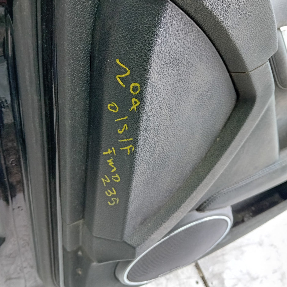 MERCEDES BENZ C-CLASS W204  DRIVER FRONT DOOR OSF BLACK 2009-14 COMPLETE FMD235
