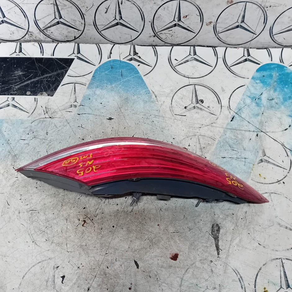 MERCEDES BENZ C-CLASS COUPE W205 PASSENGER SIDE REAR TAIL LIGHT A2059066300