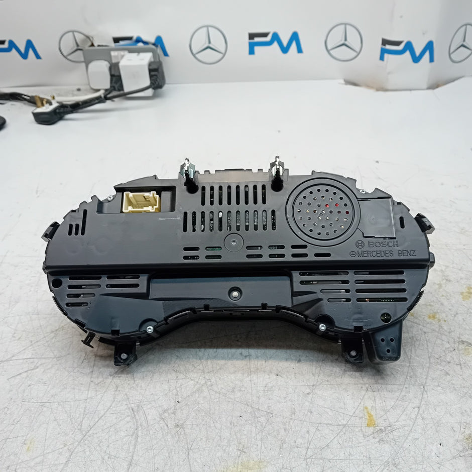 MERCEDES A-CLASS W176 SPEEDOMETER INSTRUMENT CLUSTER BLACK A1769003403 FM001503