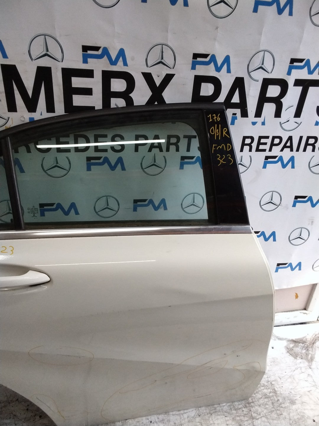 MERCEDES C-CLASS W176 DRIVER REAR DOOR OSR WHITE 2012-18 COMPLETE FMD323