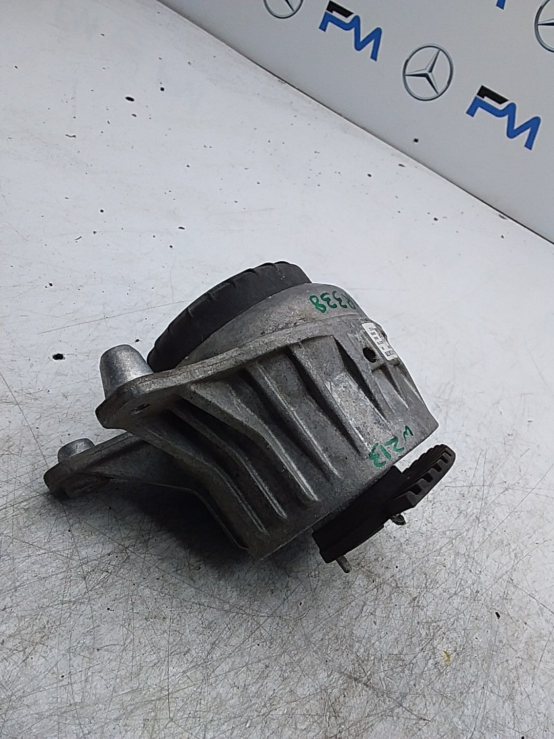 MERCEDES BENZ  E-CLASS W213  ENGINE MOUNT LEFT NS A2132400700 FMR338