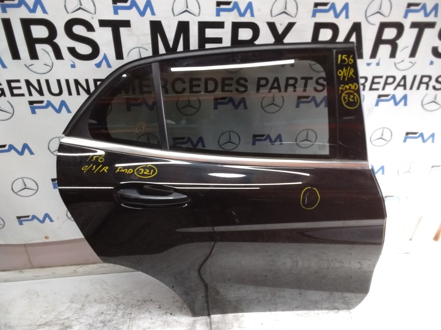 MERCEDES BENZ GLA X156 DRIVER REAR DOOR OSR BLACK 2014-19 COMPLETE FMD321