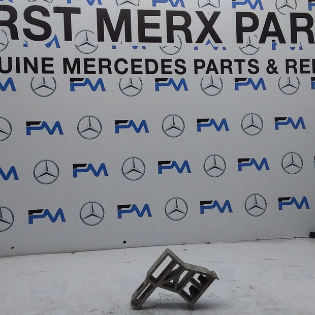 MERCEDES BENZ  E-CLASS W213 RADIATOR MOUNTING BRACKET  FMR405