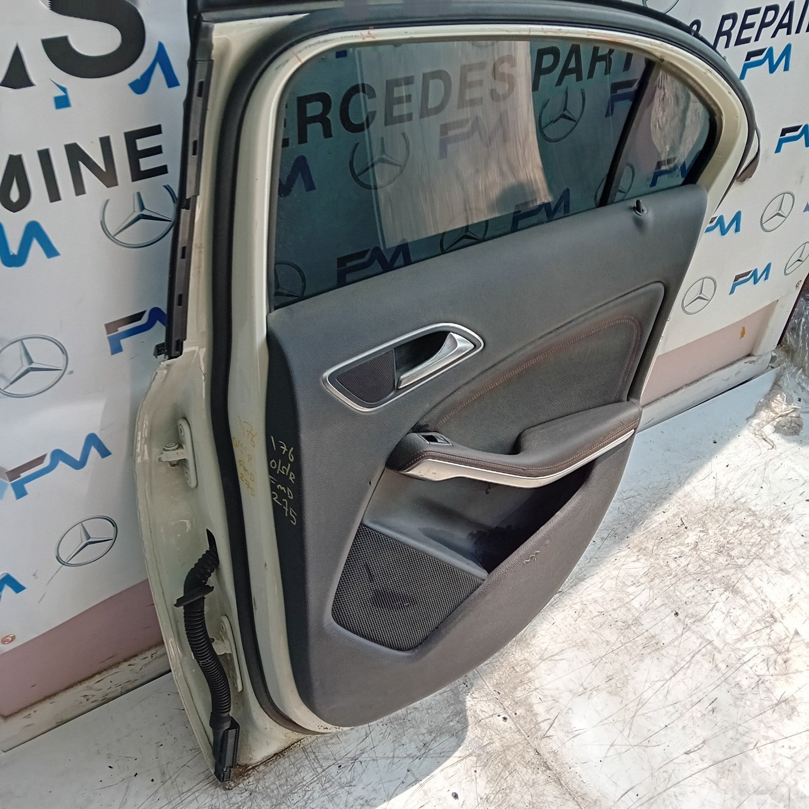 MERCEDES A-CLASS W176 SLN DRIVER REAR DOOR OSR 2012-18 WHITE COMPLETE FMD275