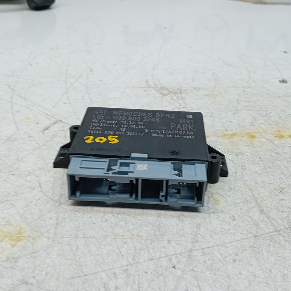 MERCEDES S C-CLASS PARKING SENSOR CONTROL MODULE W205 W222 A0009003706 FM001552