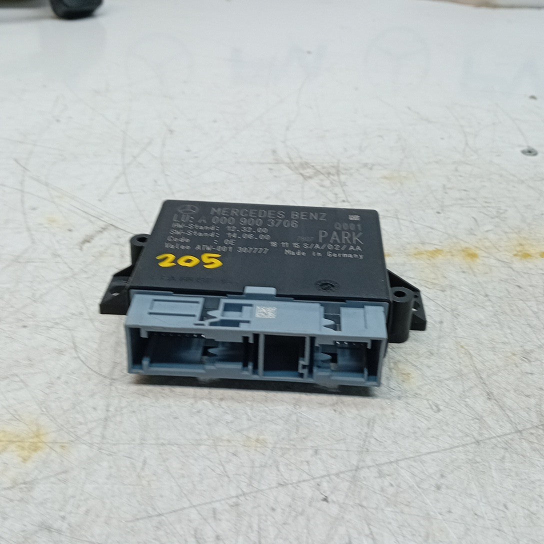 MERCEDES S C-CLASS PARKING SENSOR CONTROL MODULE W205 W222 A0009003706 FM001552