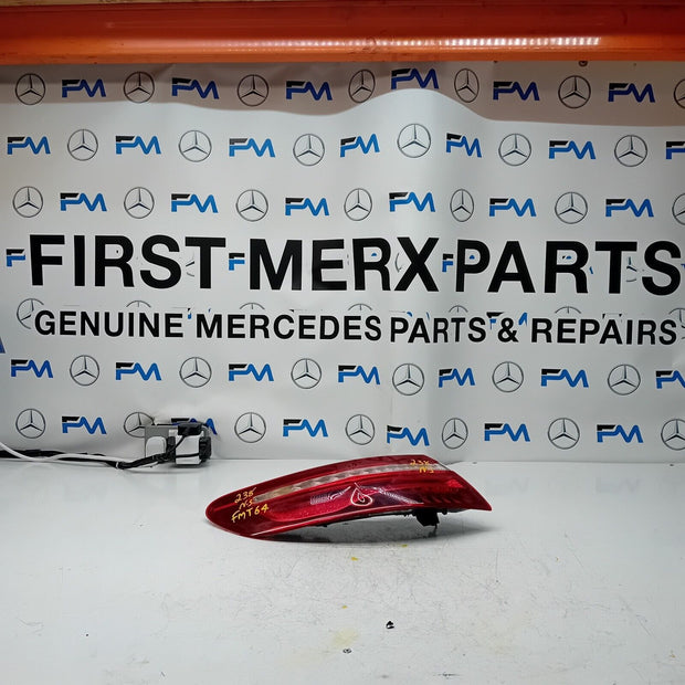 MERCEDES E-CLASS W238 2018 REAR PASSENGER N/S TAIL LIGHT A2389062001 FMT64