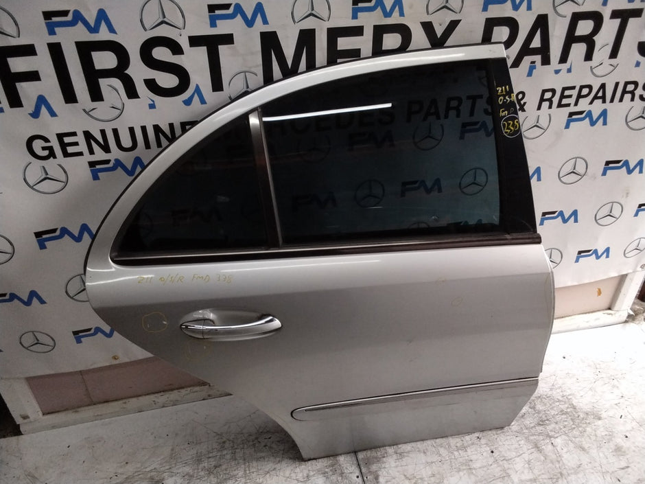 MERCEDES E-CLASS W211 SLN DRIVER REAR DOOR OSR SILVER 2003-09 COMPLETE FMD338