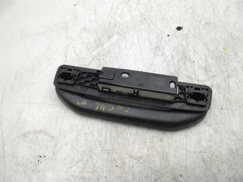  MERCEDES CLA W117 REAR RIGHT GRAB HANDLE AND LIGHT A0009064805 FMR46