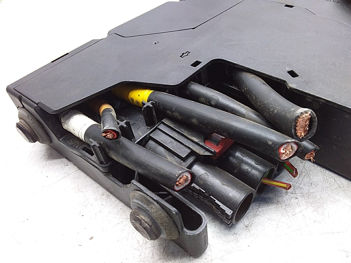 MERCEDES BENZ  E-CLASS W212 POWER DISTRIBUTION FUSE BOX A2125407050 FMR477