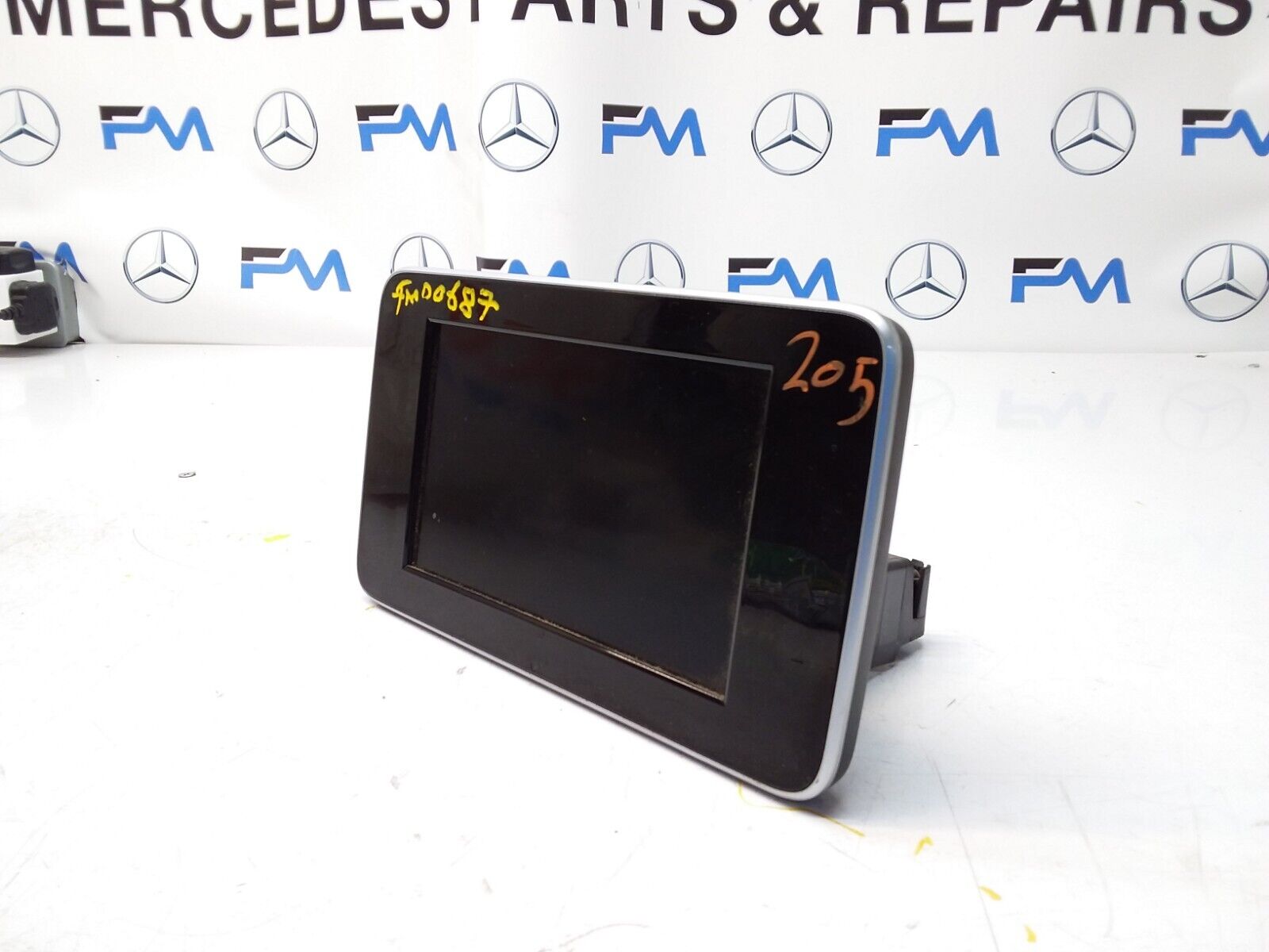 MERCEDES C-CLASS W205 2014 SAT NAV MULTIMEDIA SCREEN A2059004113 FM00687