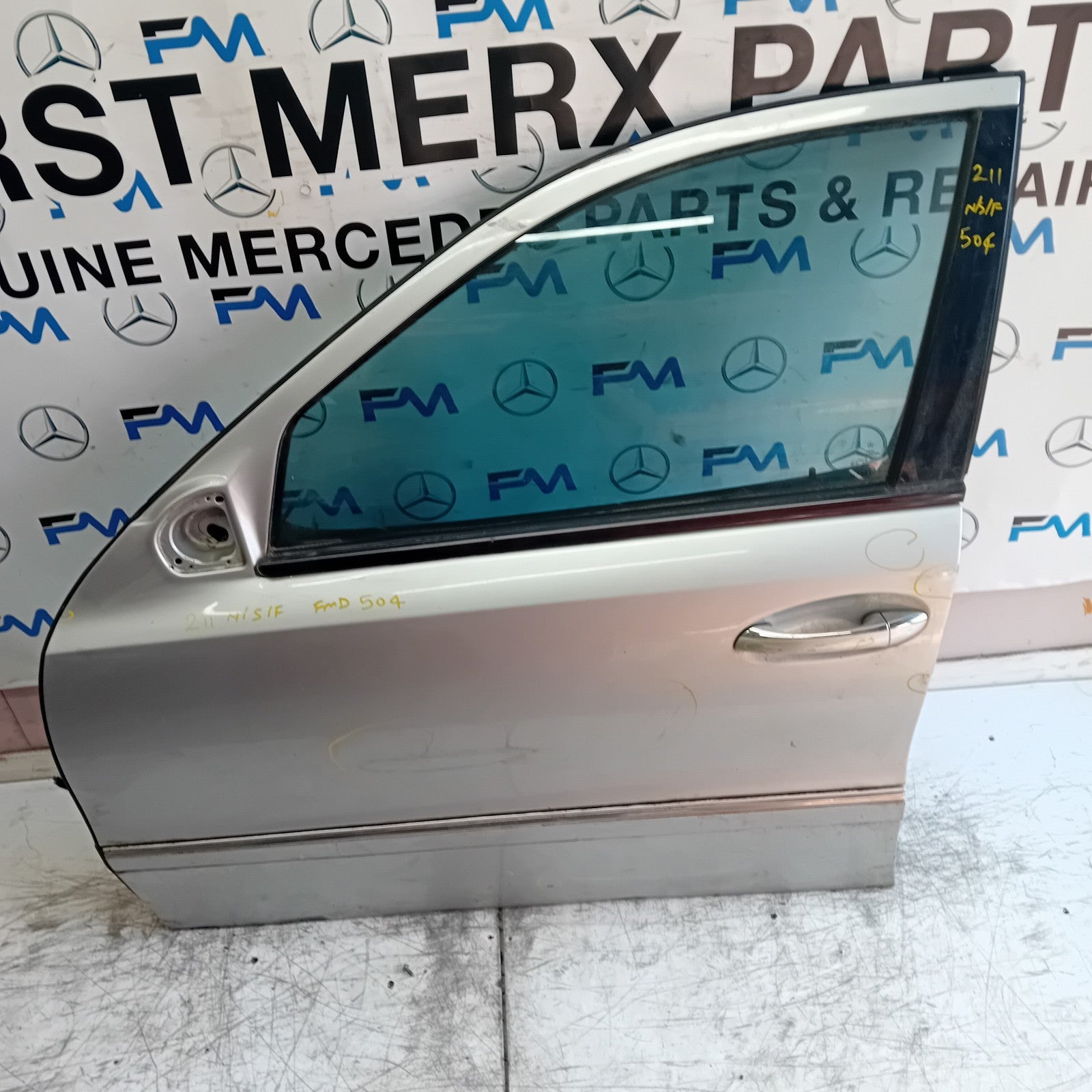 MERCEDES E-CLASS W211 PASSENGER FRONT DOOR NSF 2009 SILVER FMD504