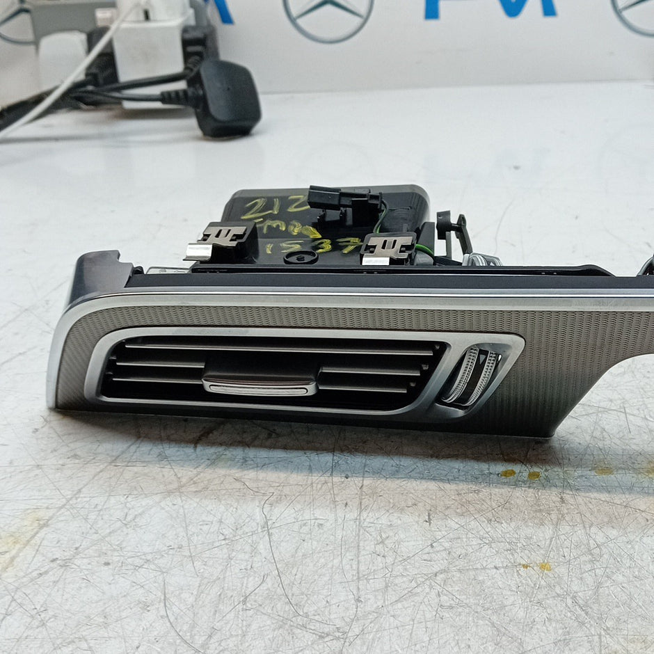 MERCEDES E-CLASS W212 DASHBOARD TRIM WITH AIR VENT 2016 ON A212680XX93 FM001537