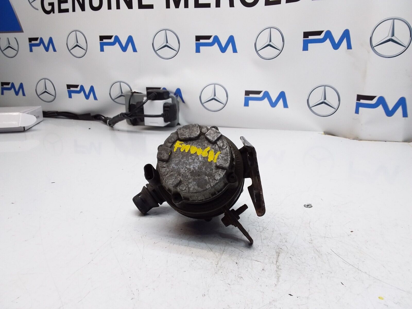 MERCEDES C-CLASS W205 ELECTRIC COOLER WATER PUMP A0005002686 FM00611