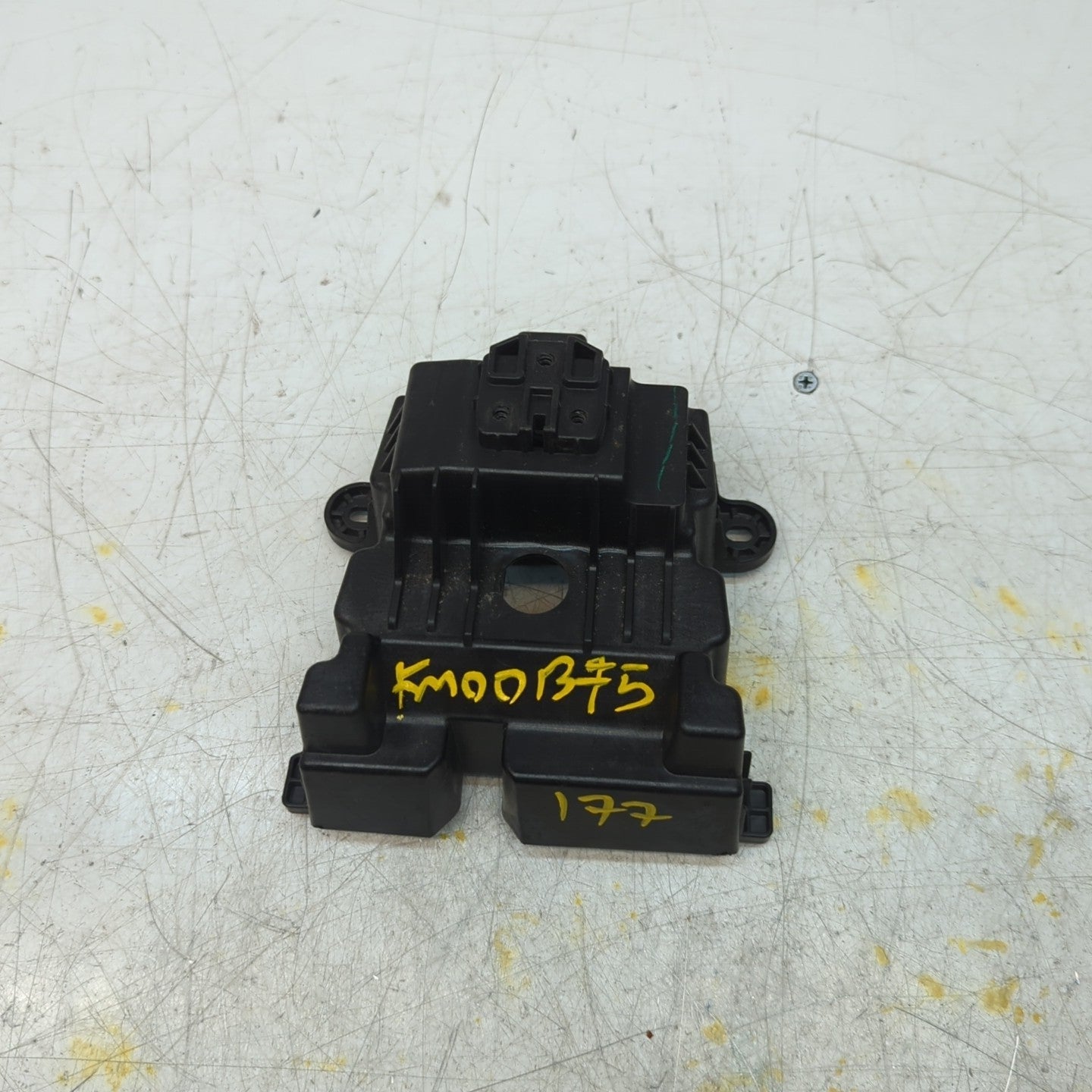 MERCEDES ACLASS W177 CENTRE CONSOLE GEAR SHIFT KNOB BRACKET A1776831400 FM001375