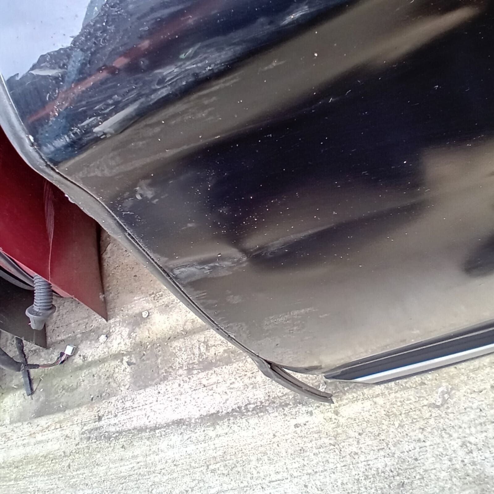 MITSUBISHI OUTLANDER PASSENGER SIDE REAR DOOR ( NEAR SIDE REAR )