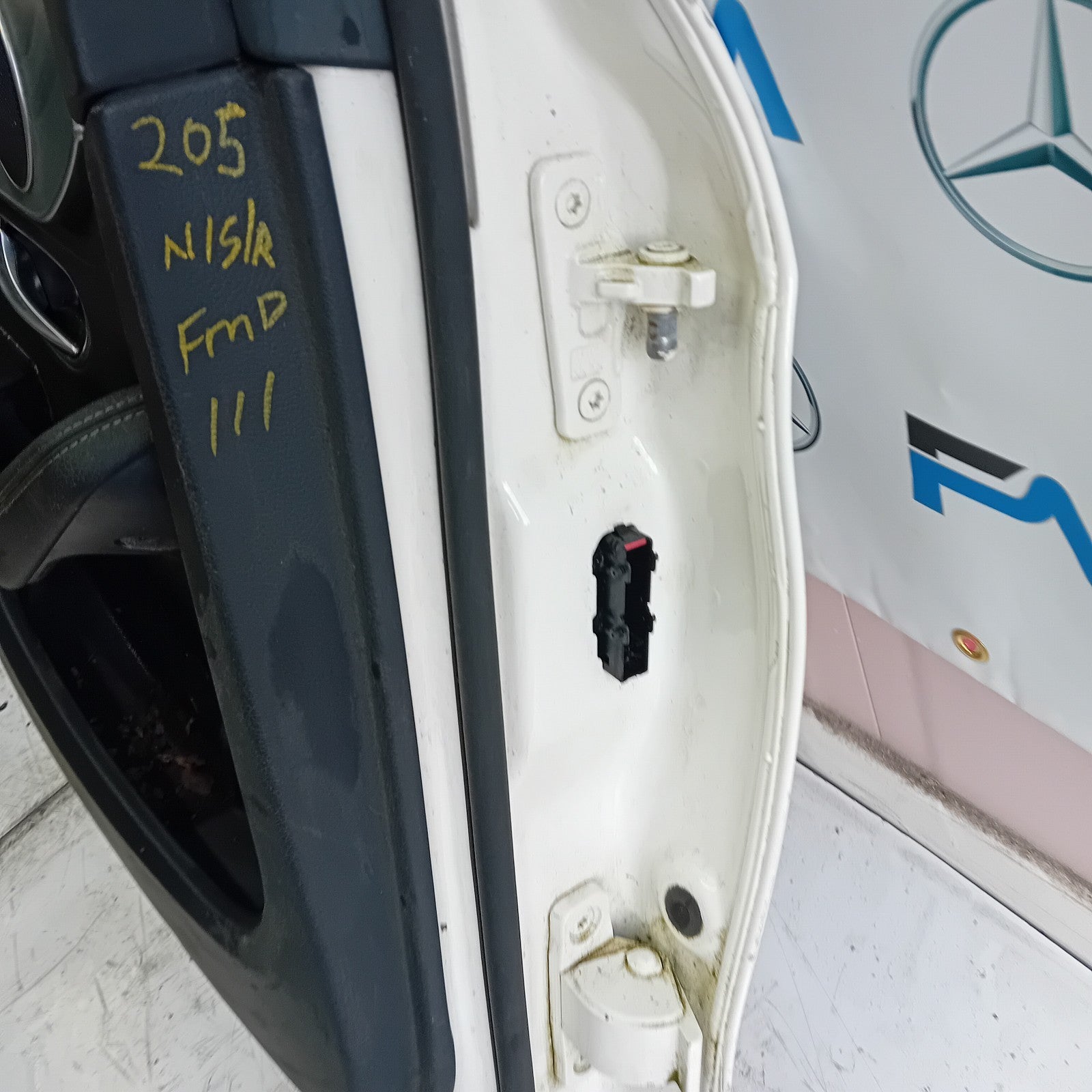 MERCEDES BENZ  C-CLASS W2O5 PASSENGER SIDE REAR DOOR N/S/R COMPLETE BLACK FMD111