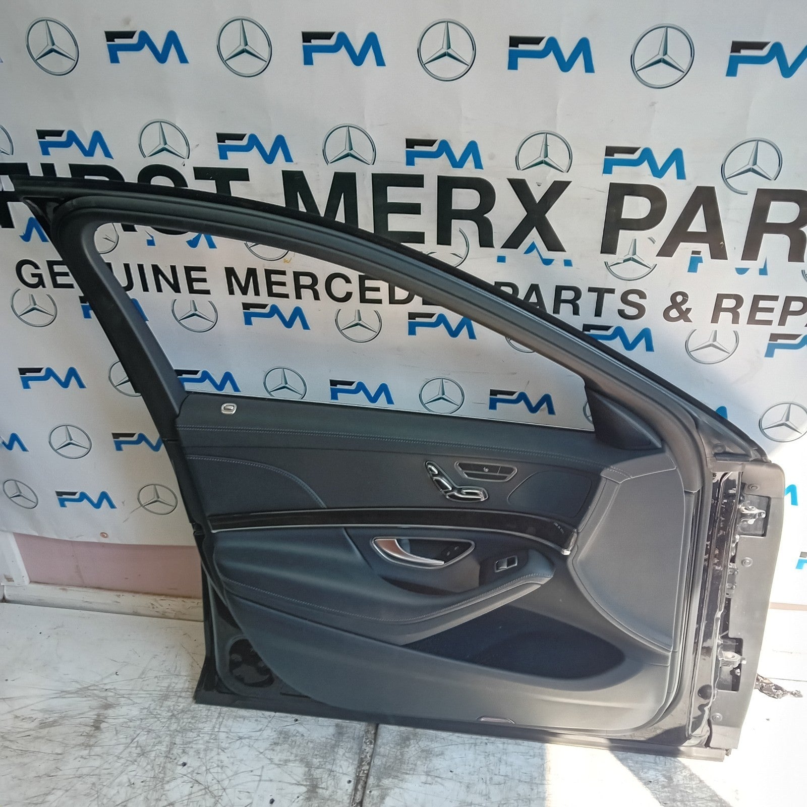 MERCEDES S-CLASS W222 SLN PASSENGER FRONT DOOR NSF BLACK 2014 ON COMPLETE FMD354