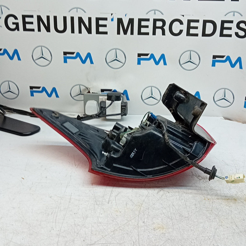 MITSUBISHI OUTLANDER MK3 DRIVER REAR OUTER TAIL LIGHT OSR 2014 FMT316
