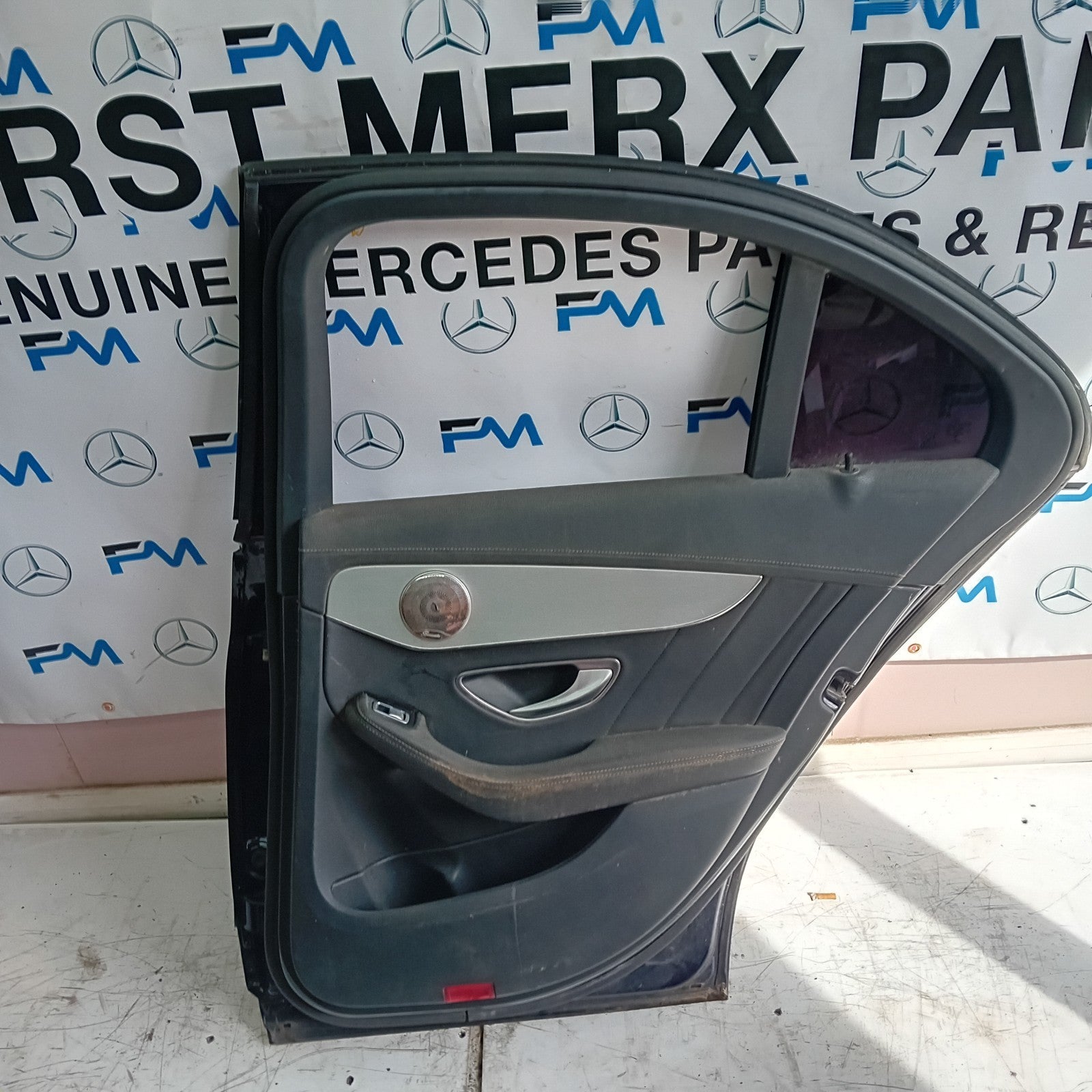 MERCEDES BENZ  C-CLASS W2O5 DRIVER SIDE REAR DOOR O/S/R COMPLETE BLUE FMD109